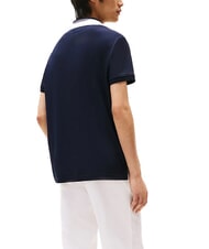 TOMMY HILFIGER TH Kurz&auml;rmeliges Poloshirt mit gestreiftem Kragen W&uuml;stenhimmel - Herren-Polo-Shirts/Herren-Polo-Shirt/Herrenpoloshirt/Herrenpoloshirts - 2