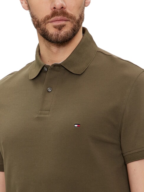 TH Kurzarm-Poloshirt in regul&auml;rer Passform Armeegr&uuml;n - Herren-Polo-Shirts/Herren-Polo-Shirt/Herrenpoloshirt/Herrenpoloshirts