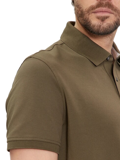 TH Kurzarm-Poloshirt in regul&auml;rer Passform Armeegr&uuml;n - Herren-Polo-Shirts/Herren-Polo-Shirt/Herrenpoloshirt/Herrenpoloshirts