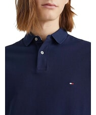 TOMMY HILFIGER TH Kurzarm-Poloshirt in regul&auml;rer Passform Carbon Navy - Herren-Polo-Shirts/Herren-Polo-Shirt/Herrenpoloshirt/Herrenpoloshirts - 3