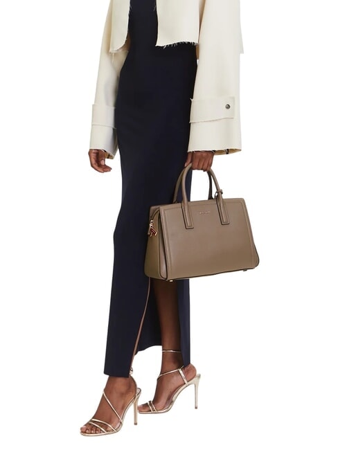 LAILA Lederhandtasche mit Schulterriemen Birke - Damentaschen