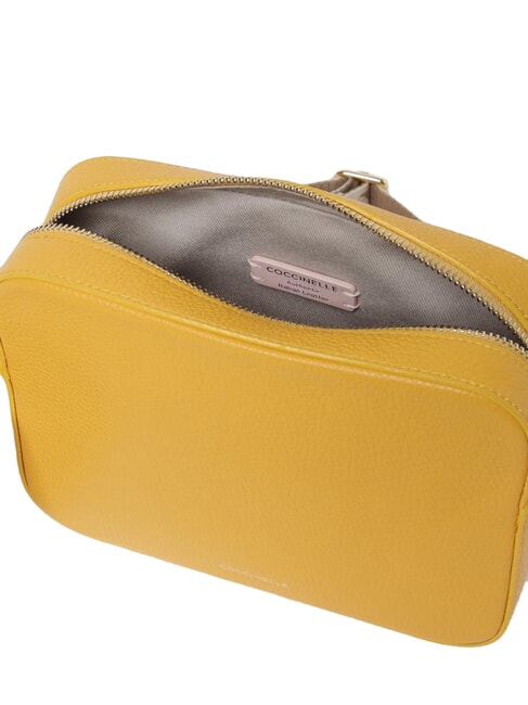 TEBE Kleine Tasche aus strukturiertem Leder sonnig - Damentaschen