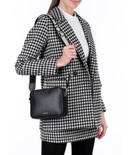 COCCINELLE TEBE Kleine Tasche aus strukturiertem Leder H&auml;ute - Damentaschen - 4