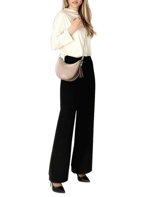 CIRRY Mittelgro&szlig;e Schultertasche mit Anh&auml;nger Mokka - Damentaschen