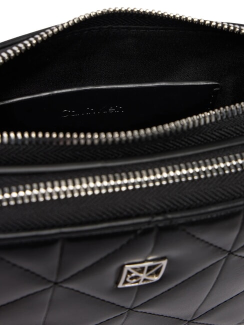 QUILTED EMBLEM Mini-Schultertasche auf Schwarz - Damentaschen