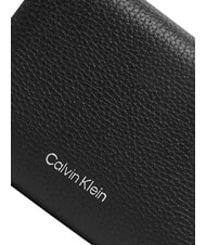 CALVIN KLEIN HARDWARE EMBLEM PEBB Rei&szlig;verschlussgeldb&ouml;rse aus Leder auf Schwarz - Brieftaschen Damen - 3