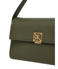 CALVIN KLEIN HARDWARE EMBLEM PEBB Handtasche mit Schulterriemen Zypresse - Damentaschen - 4