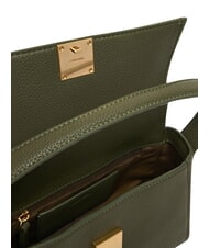 CALVIN KLEIN HARDWARE EMBLEM PEBB Handtasche mit Schulterriemen Zypresse - Damentaschen - 5