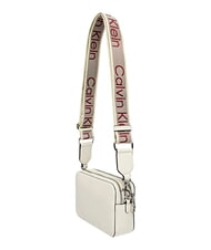 CALVIN KLEIN SIGNATURE LOGO STRAP Kameratasche mit Doppelfunktion Wei&szlig;es Steinkraut - Damentaschen - 6
