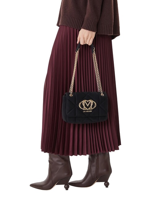 EMBOSSED Kleine Schultertasche mit Kette Schwarz - Damentaschen