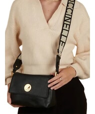 COCCINELLE CAMPIONARIO - LIYA SIGNATURE Schultertasche aus geh&auml;mmertem Leder Schwarz - Damentaschen - 5