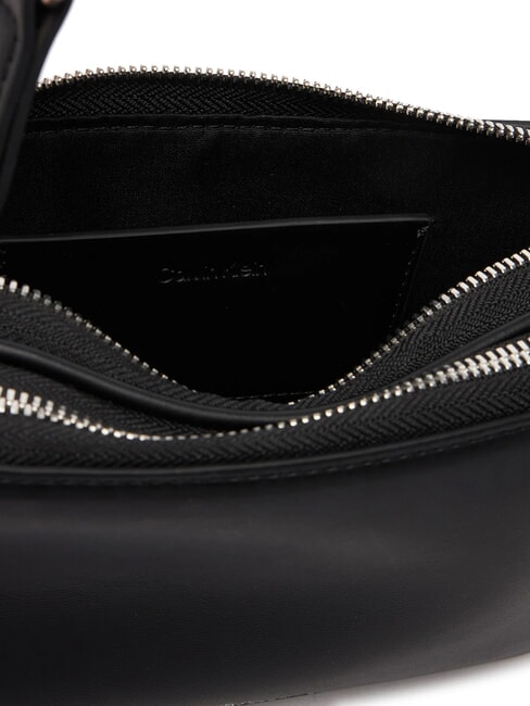 SIGNATURE LOGO STRAP Kameratasche mit Doppelfunktion Schwarz / gl&auml;nzendes Nickel - Damentaschen