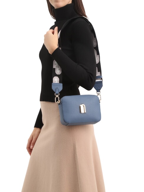 GARDENIA Kameratasche aus Leder mit Keria-Print Denim + Eist&ouml;ne - Damentaschen
