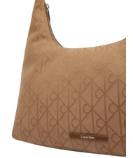 CALVIN KLEIN EMBLEM JAQUARD Die Schultertasche Maisstroh/tbd aop jqd - Damentaschen - 5