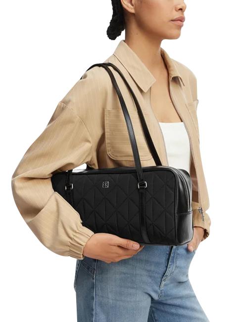QUILTED NYLON Die Schultertasche auf Schwarz - Damentaschen