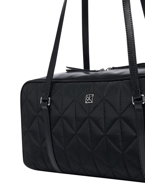 QUILTED NYLON Die Schultertasche auf Schwarz - Damentaschen