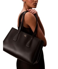 CALVIN KLEIN CK MEDIUM  Die Schultertasche auf Schwarz - Damentaschen - 2