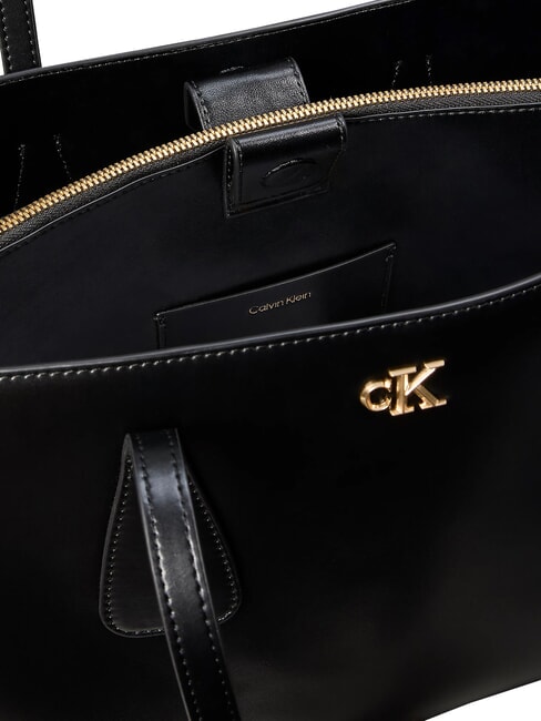 CK MEDIUM  Die Schultertasche auf Schwarz - Damentaschen