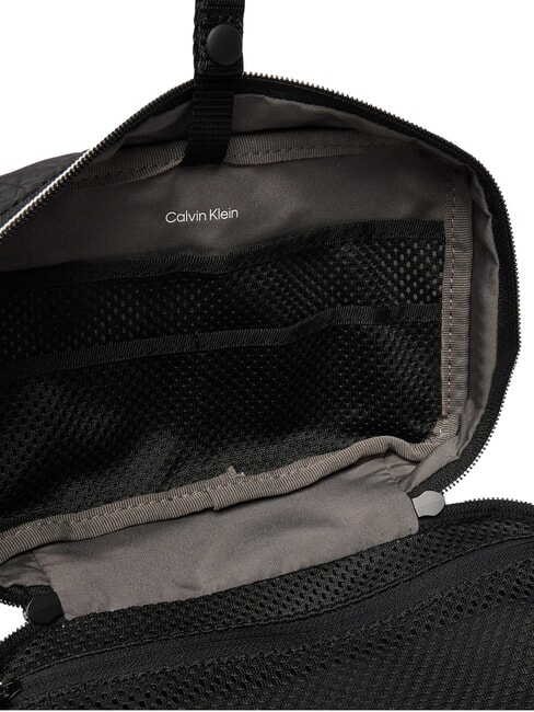 EMBLEM AOP Kosmetikkoffer auf Schwarz - Beauty-Case