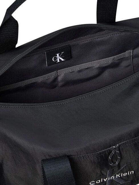 BOLD Reisetasche mit Schultergurt auf Schwarz - Reisetaschen