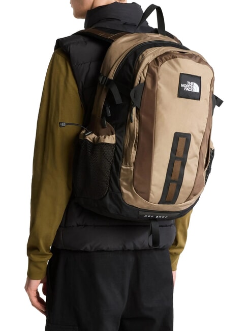 HOT SHOT 30-Liter-Reiserucksack Granatrot/Rauchbraun/TNF-Schwarz - Rucks&auml;cke f&uuml;r Schule &amp; Freizeit