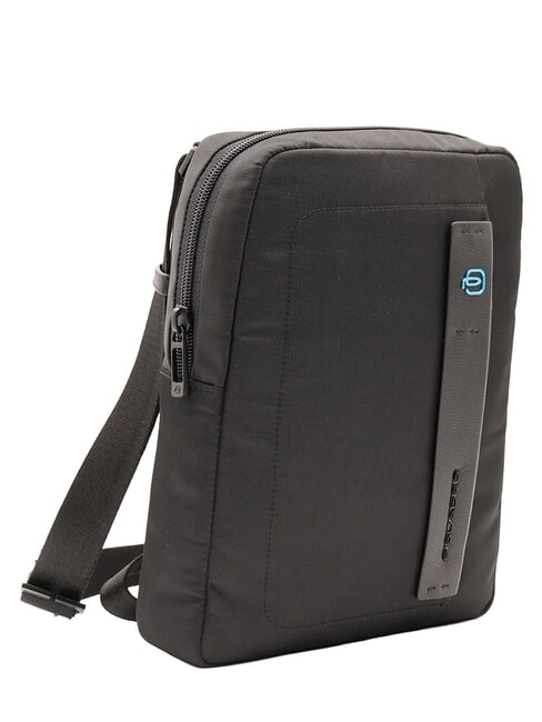 P16 Tasche aus gemischtem Leder, iPad-Halterung CHEVRON / SCHWARZ - Umh&auml;ngetaschen Herren
