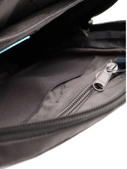 P16 Tasche aus gemischtem Leder, iPad-Halterung CHEVRON / SCHWARZ - Umh&auml;ngetaschen Herren