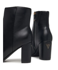 GUESS BERKLIE Stiefeletten mit 8,5 cm Absatz SCHWARZ - Damenschuhe - 4